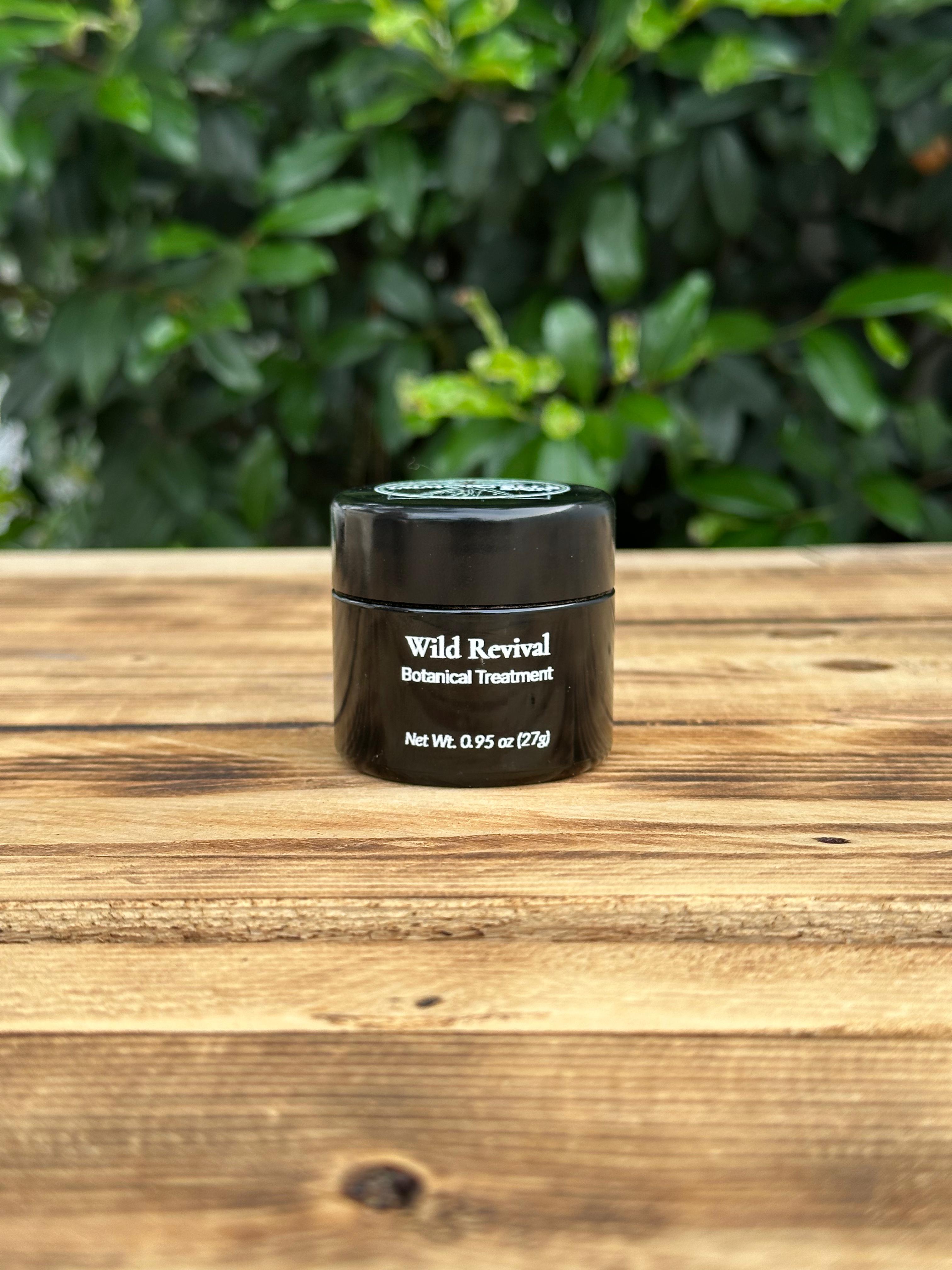 Immortelle Skin Wild Revival renewing treatment mask – violet glass jar